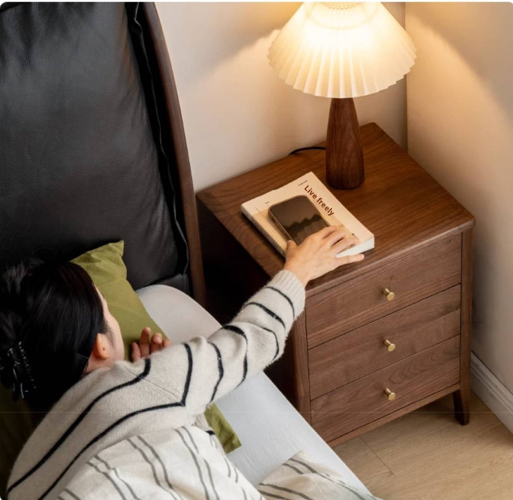 Black Walnut Solid Wood Nordic Style Nightstand