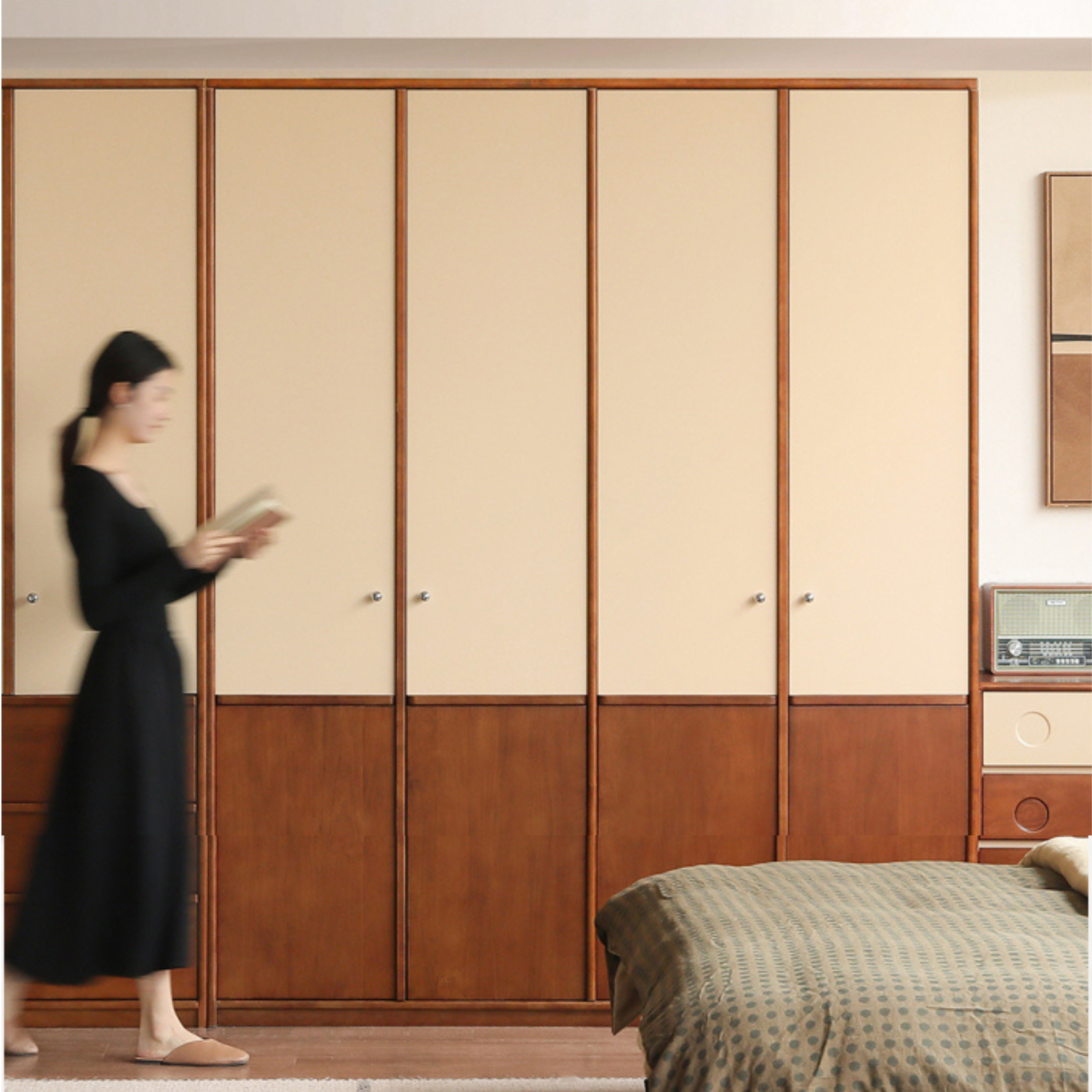 Oak Solid Wood Antique Style Wardrobe.