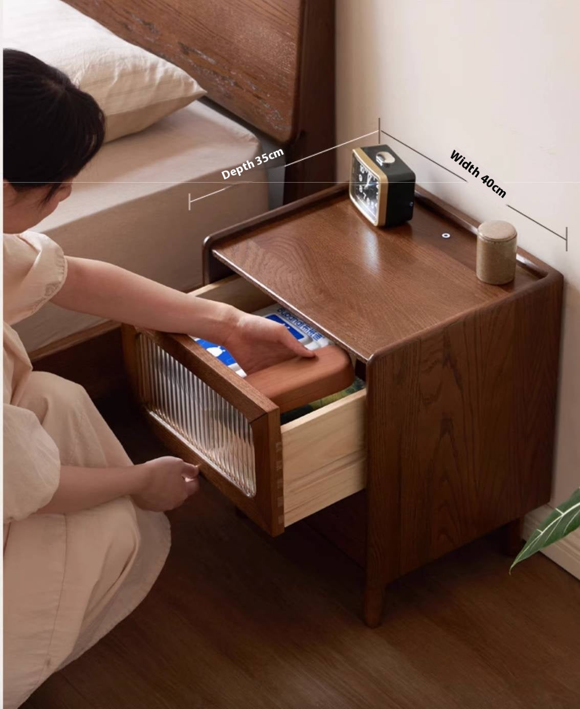 Oak Solid Wood Modern Style Nightstand