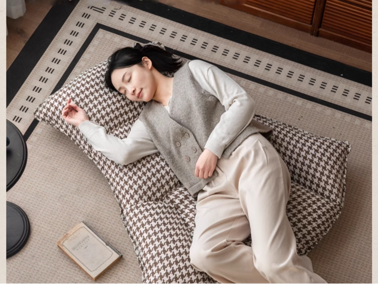 Fabric Eggshell Modern Chair