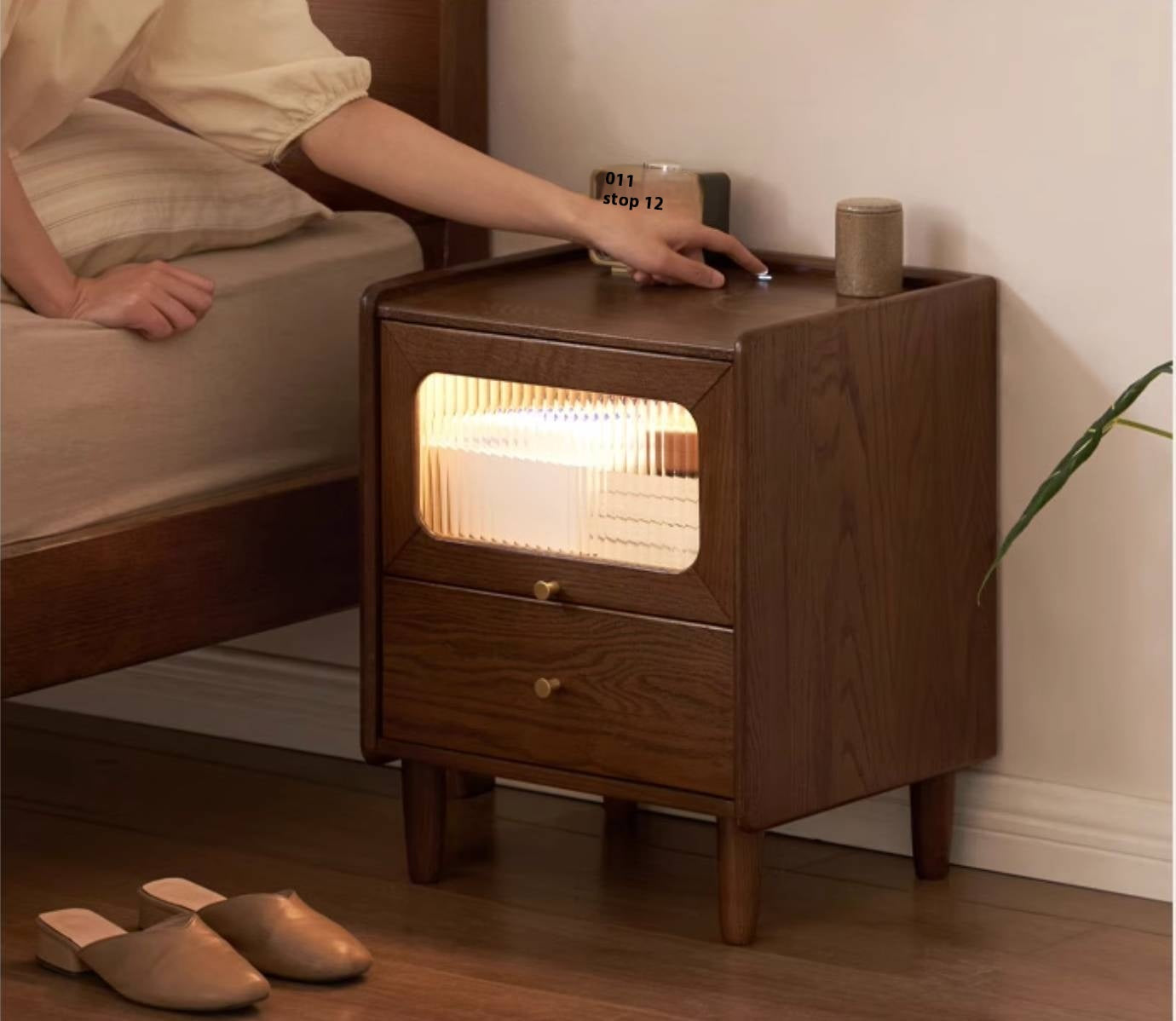 Oak Solid Wood Modern Style Nightstand