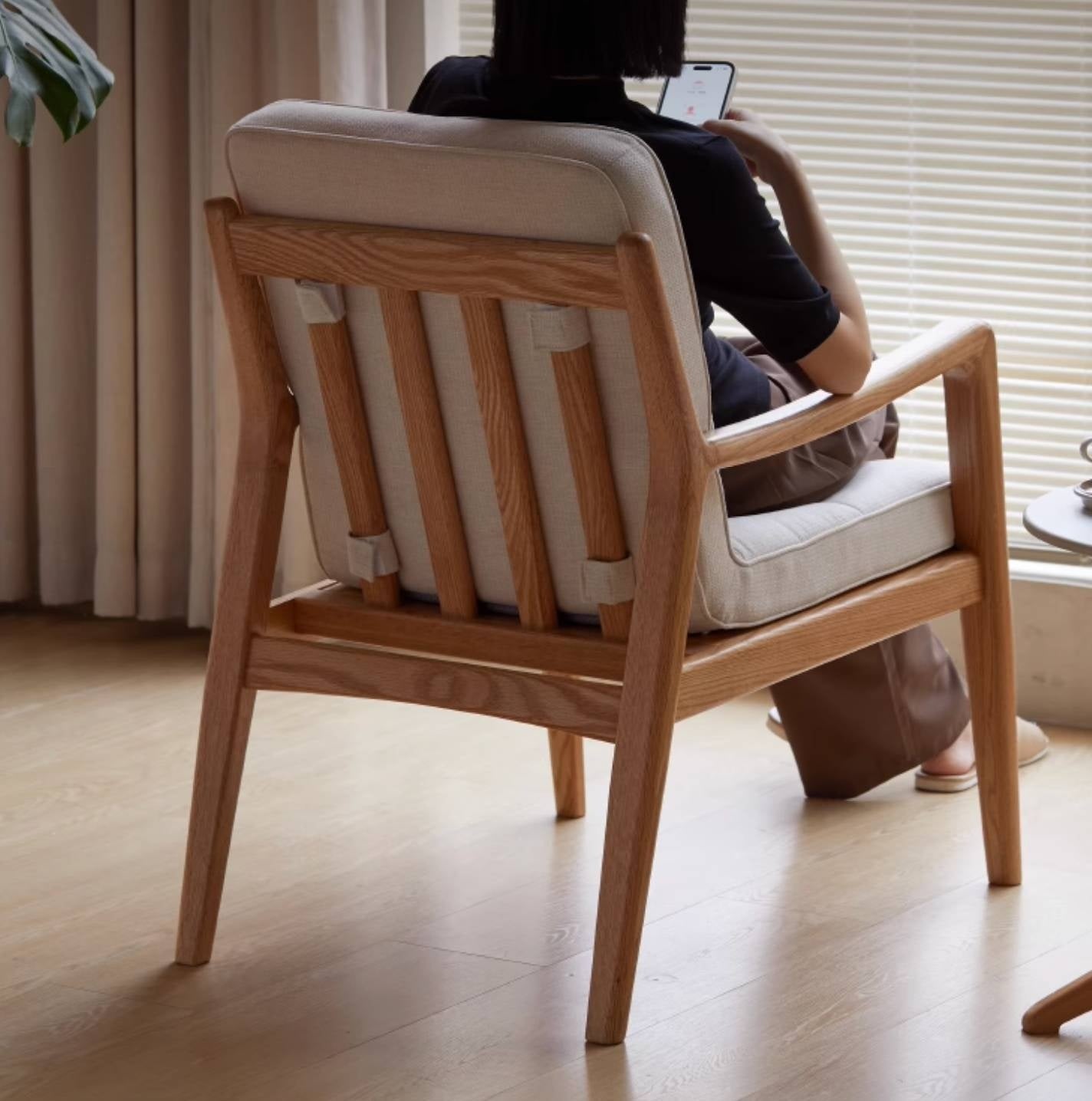 Oak Solid Wood Modern and Simple Armchair