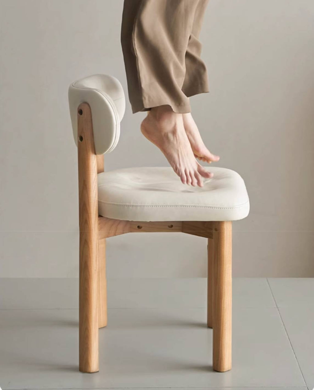 Ash Solid Wood Modern Makeup Stool