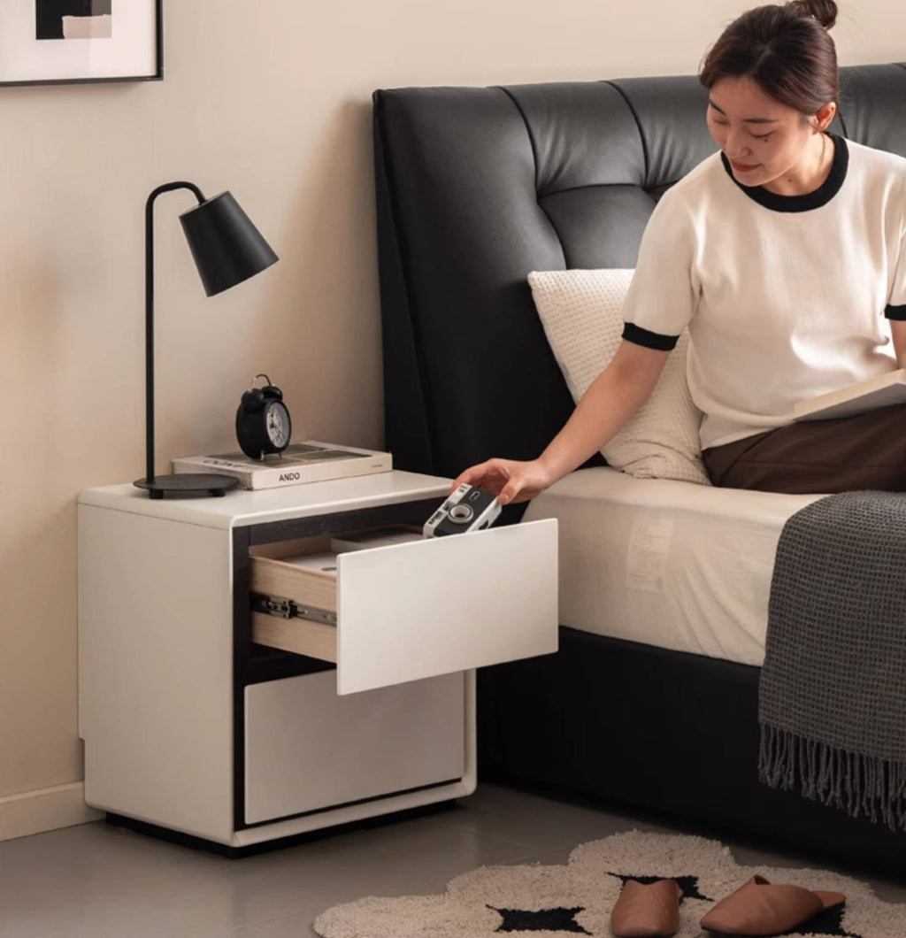 Solid Rubberwood Modern Style Nightstand